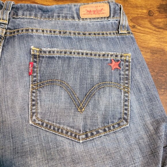 Vtg Levi's Shorts Size 32 in Mid Rise Boyfriend Cuffed Raw Hem Star Embroidered - Picture 3 of 8
